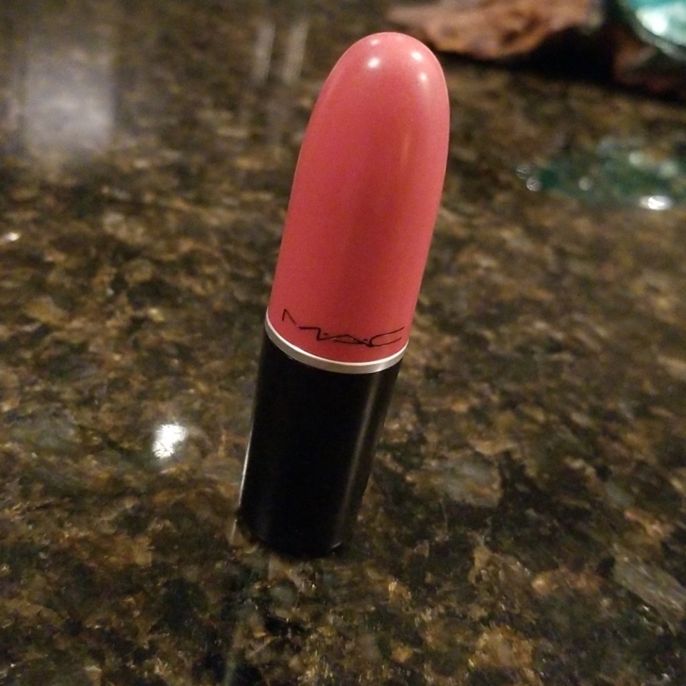 MAC Nouvelle Vogue Matte Lipstick